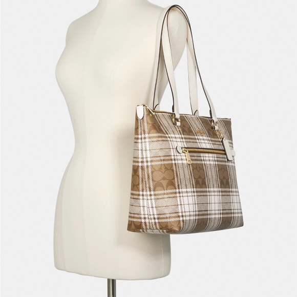 Gallery Tote In Signature Canvas With Hunting Fishing Plaid Print